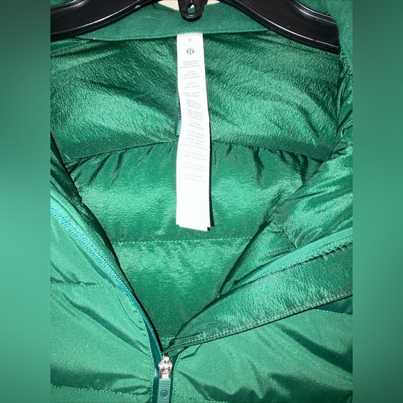 NWT Lululemon down for it all running workout jacket SZ8 Everglade Green-LW4BK0S - Picture 2 of 7